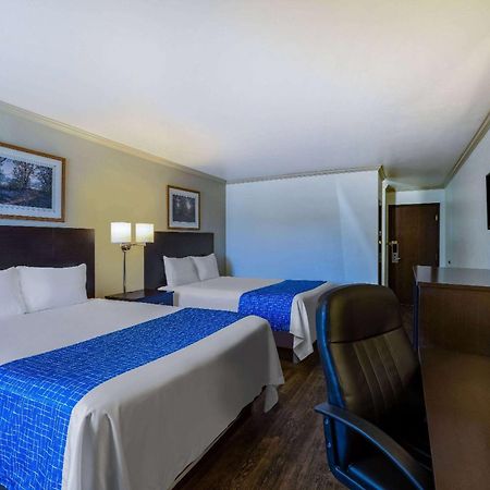 Travelodge By Wyndham Livingston Exteriör bild